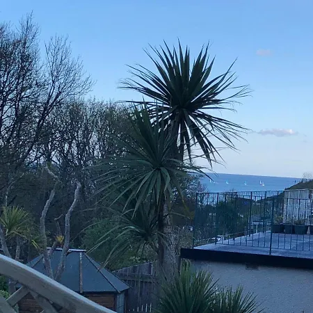 Villa Captivating 2-bed In Millendreath Near